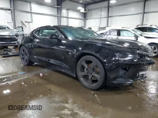 2017 Chevrolet Camaro 2SS z VIN 1G1FG1R72H0189573, wystawiony jako Copart lot #58092845 z przebiegiem 103 089 mil mil oraz Szkoda całkowita • Salvage title. Historia ofert i sprzedaży dostępna na DreamBid. Obrazek 4.