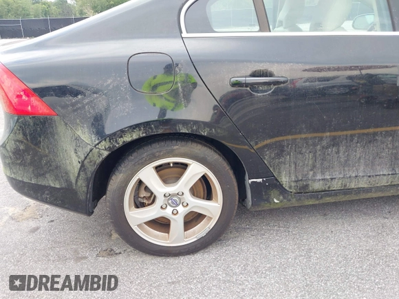 2012 Volvo S60 T5 with VIN YV1622FS1C2088990, listed as a IAAI auction lot 42675481 with 208,000 mi miles and . Bid and sale history available at DreamBid. Image 6.