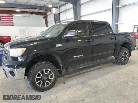 2013 Toyota Tundra z VIN 5TFDW5F13DX281916, wystawiony jako Copart lot #55177945 z przebiegiem 119 446 mil mil oraz Szkoda całkowita • Salvage title. Historia ofert i sprzedaży dostępna na DreamBid. Obrazek 1.