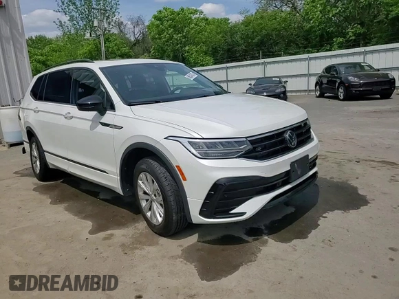 2024 Volkswagen Tiguan SE R-Line Black z VIN 3VV8B7AX7RM117751, wystawiony jako Copart lot #56531675 z przebiegiem 11 964 mil mil oraz Szkoda całkowita • Salvage title. Historia ofert i sprzedaży dostępna na DreamBid. Obrazek 14.