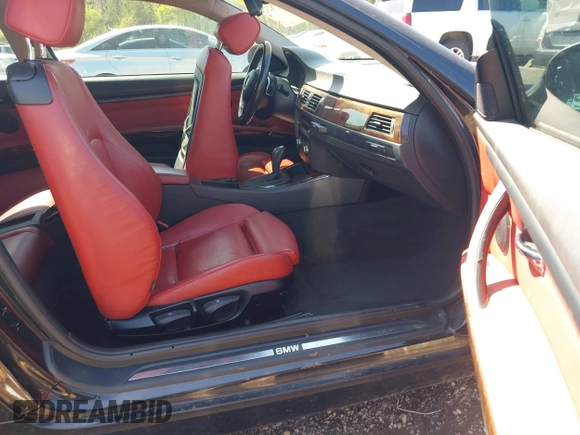 2009 BMW 3 Series 328i with VIN WBAWB33509P138474, listed as a IAAI auction lot 41992328 with 177,613 mi miles. Bid and sale history available at carsss.com. Image 5.