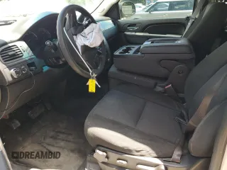 2014 Chevrolet Tahoe Commercial with VIN 1GNLC2E04ER202441, listed as a Copart auction lot 61310725 with 117,443 mi miles and Salvage title. Bid and sale history available at DreamBid. Image 7.