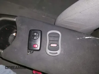 2013 Toyota Prius One z VIN JTDKN3DU5D5674730, wystawiony jako IAAI lot #40989694 z przebiegiem 159 236 mil mil oraz . Historia ofert i sprzedaży dostępna na DreamBid. Obrazek 11.