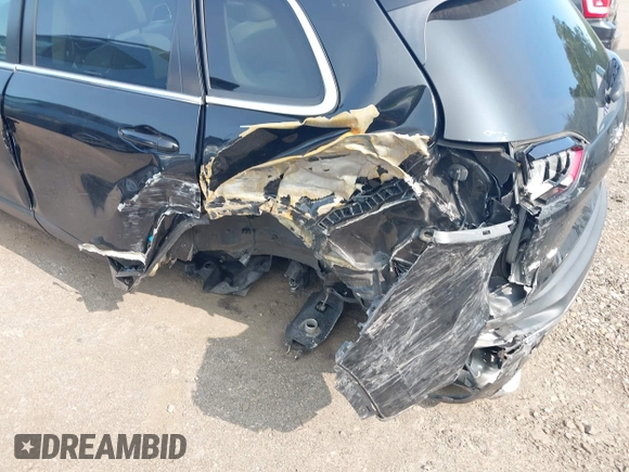 2019 Jeep Cherokee Limited with VIN 1C4PJMDX5KD200135, listed as a IAAI auction lot 42346562 with 94,677 mi miles and . Bid and sale history available at DreamBid. Image 6.
