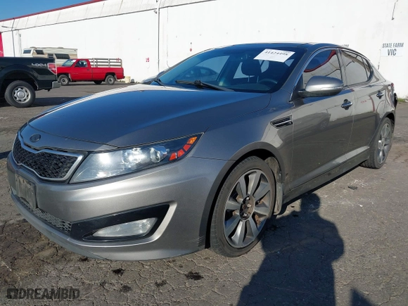 2013 Kia Optima SX w/Limited Pkg with VIN 5XXGR4A69DG190125, listed as a IAAI auction lot 41424498 with 134,056 mi miles. Bid and sale history available at carsss.com. Image 17.