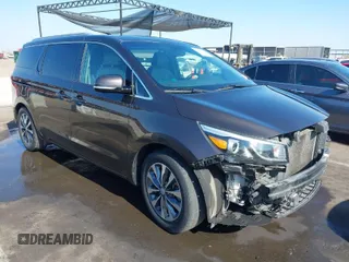 2017 Kia Sedona EX with VIN KNDMC5C1XH6337861, listed as a IAAI auction lot 41461978 with 140,782 mi miles. Bid and sale history available at carsss.com. Image 1.