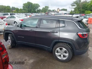 2018 Jeep Compass Latitude with VIN 3C4NJCBB3JT268094, listed as a IAAI auction lot 42487642 with 111,652 mi miles and . Bid and sale history available at DreamBid. Image 14.