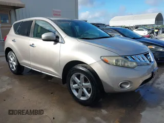2010 Nissan Murano SL z VIN JN8AZ1MU7AW013912, wystawiony jako IAAI lot #42726009 z przebiegiem 140 608 mil mil oraz . Historia ofert i sprzedaży dostępna na DreamBid. Obrazek 1.