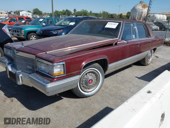 1991 Cadillac Brougham z VIN 1G6DW54E4MR716777, wystawiony jako IAAI lot #42383965 z przebiegiem 197 824 mil mil oraz . Historia ofert i sprzedaży dostępna na DreamBid. Obrazek 2.