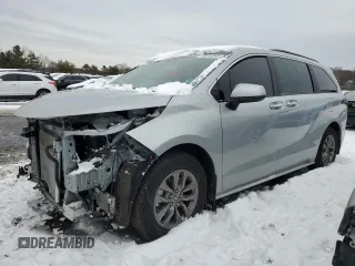 2023 Toyota Sienna XLE with VIN 5TDJSKFC2PS095938, listed as a Copart auction lot 43916205 with 16,586 mi miles and Salvage Title. Bid and sale history available at carsss.com. Image 1.