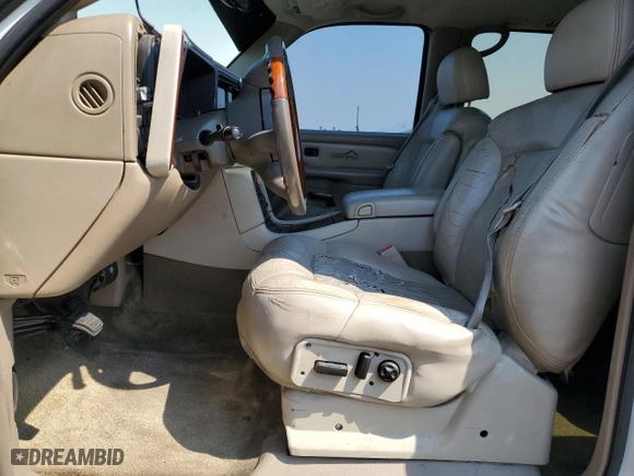 2002 GMC Yukon Denali with VIN 1GKEK63U62J340241, listed as a Copart auction lot 71122174 with 259,297 mi miles and Salvage Title. Bid and sale history available at carsss.com. Image 7.
