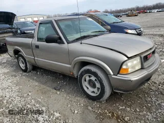 2000 GMC Sonoma with VIN 1GTCS1444Y8131309, listed as a Copart auction lot 46524975 with 156,218 mi miles and Salvage Title. Bid and sale history available at DreamBid. Image 4.
