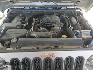2018 Jeep Wrangler JK Unlimited Sport S with VIN 1C4HJWDG0JL818368, listed as a Copart auction lot 42147475 with 136,893 mi miles and Salvage Title. Bid and sale history available at carsss.com. Image 12.