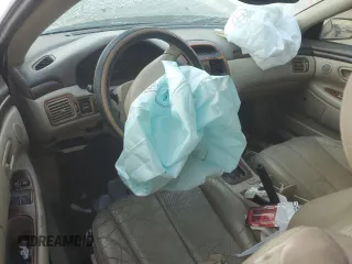 2001 Toyota Solara SE z VIN 2T1FF28P41C475759, wystawiony jako Copart lot #72155284 z przebiegiem Nie podano mil oraz Szkoda całkowita • Salvage title. Historia ofert i sprzedaży dostępna na DreamBid. Obrazek 8.