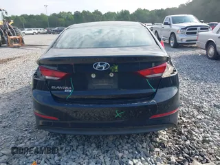 2018 Hyundai Elantra SE z VIN 5NPD74LF7JH351495, wystawiony jako IAAI lot #42154435 z przebiegiem 178 925 mil mil oraz . Historia ofert i sprzedaży dostępna na DreamBid. Obrazek 17.