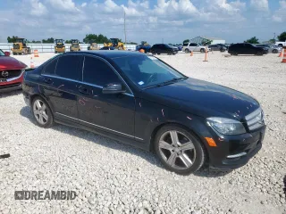 2011 Mercedes-Benz C 300 Sport z VIN WDDGF5EB6BR153278, wystawiony jako Copart lot #61150975 z przebiegiem 95 892 mil mil oraz Szkoda całkowita • Salvage title. Historia ofert i sprzedaży dostępna na DreamBid. Obrazek 4.