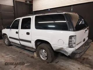 2002 Chevrolet Suburban LT with VIN 3GNFK16Z32G332066, listed as a IAAI auction lot 41694175 with 326,044 mi miles. Bid and sale history available at carsss.com. Image 6.