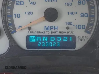 2002 GMC Yukon XL SLT with VIN 3GKFK16Z32G215746, listed as a IAAI auction lot 42097959 with 233,023 mi miles. Bid and sale history available at carsss.com. Image 12.