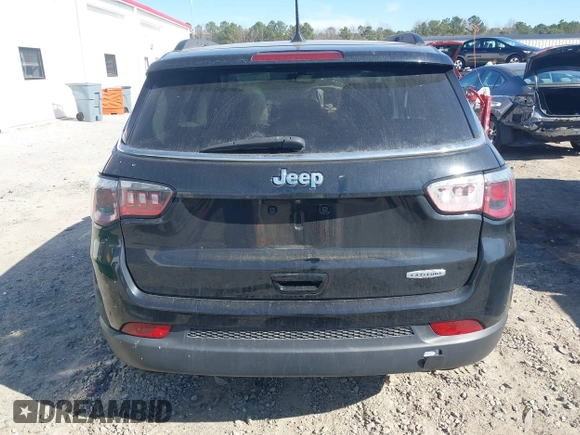 2018 Jeep Compass Latitude with VIN 3C4NJCBB3JT462706, listed as a IAAI auction lot 41680742 with 89,105 mi miles. Bid and sale history available at carsss.com. Image 16.