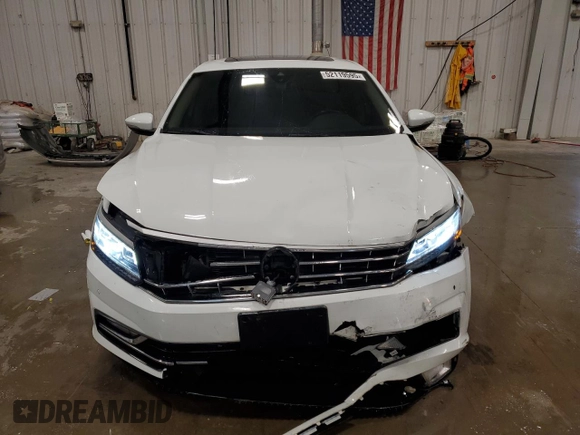 2018 Volkswagen Passat SEL Premium z VIN 1VWCA7A38JC029626, wystawiony jako Copart lot #52119595 z przebiegiem 63 342 mil mil oraz Nie do naprawy • Non repairable. Historia ofert i sprzedaży dostępna na DreamBid. Obrazek 5.