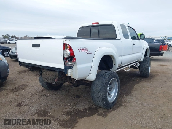 2008 Toyota Tacoma with VIN 5TEUU42N28Z531007, listed as a IAAI auction lot 41743306 with 92,105 mi miles and . Bid and sale history available at DreamBid. Image 4.