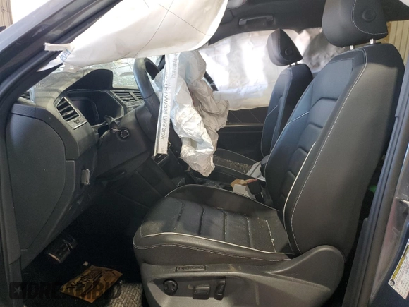 2024 Volkswagen Tiguan SEL R-Line z VIN 3VV4B7AX0RM012032, wystawiony jako Copart lot #54157225 z przebiegiem Nie podano mil oraz Szkoda całkowita • Salvage title. Historia ofert i sprzedaży dostępna na DreamBid. Obrazek 7.
