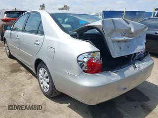 2006 Toyota Camry STD with VIN 4T1BE32K26U164258, listed as a IAAI auction lot 42120723 with 172,018 mi miles. Bid and sale history available at carsss.com. Image 3.