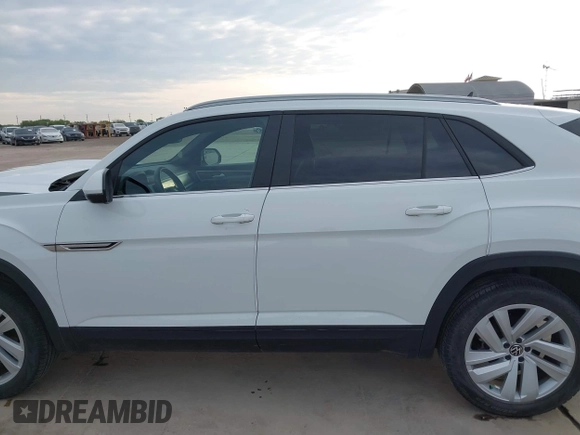 2021 Volkswagen Atlas SE with VIN 1V2JE2CA4MC232349, listed as a IAAI auction lot 42315381 with 32,755 mi miles and . Bid and sale history available at DreamBid. Image 14.