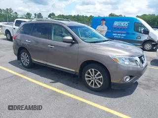 2014 Nissan Pathfinder SV z VIN 5N1AR2MMXEC639636, wystawiony jako IAAI lot #42475668 z przebiegiem 184 578 mil mil oraz . Historia ofert i sprzedaży dostępna na DreamBid. Obrazek 1.