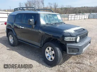 2007 Toyota FJ Cruiser with VIN JTEBU11F470011370, listed as a IAAI auction lot 41586419 with 220,243 mi miles. Bid and sale history available at carsss.com. Image 1.