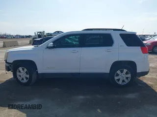 2015 GMC Terrain SLT z VIN 2GKALSEKXF6303261, wystawiony jako IAAI lot #41587386 z przebiegiem 132 260 mil mil oraz . Historia ofert i sprzedaży dostępna na DreamBid. Obrazek 15.