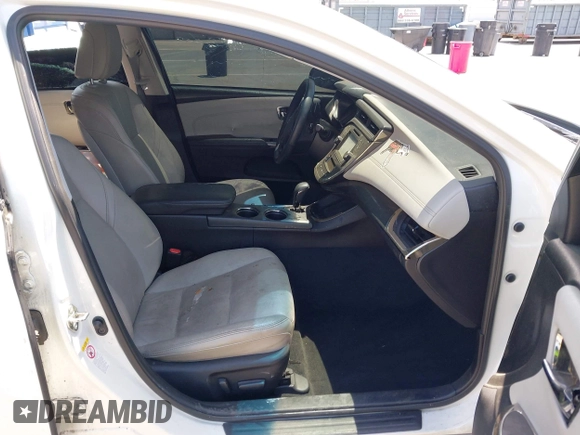 2017 Toyota Avalon XLE z VIN 4T1BK1EB2HU250987, wystawiony jako IAAI lot #42080162 z przebiegiem 71 118 mil mil oraz . Historia ofert i sprzedaży dostępna na DreamBid. Obrazek 5.