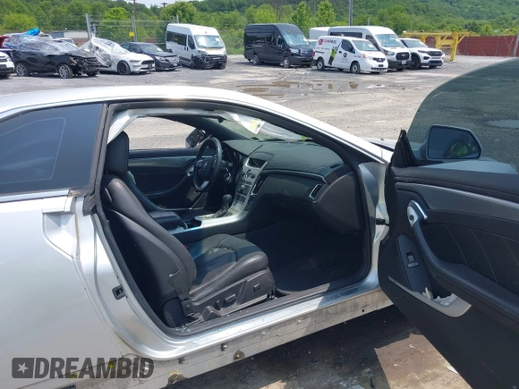 2014 Cadillac CTS Performance with VIN 1G6DG1E35E0107139, listed as a IAAI auction lot 42371034 with 56,988 mi miles and . Bid and sale history available at DreamBid. Image 5.