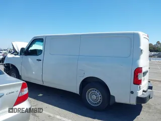 2020 Nissan NV Cargo SV z VIN 1N6BF0KM7LN806302, wystawiony jako IAAI lot #42239491 z przebiegiem 136 204 mil mil oraz . Historia ofert i sprzedaży dostępna na DreamBid. Obrazek 14.