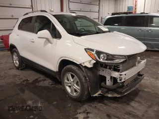 2020 Chevrolet Trax LT with VIN KL7CJPSB0LB328221, listed as a IAAI auction lot 41617426 with 27,382 mi miles. Bid and sale history available at carsss.com. Image 1.