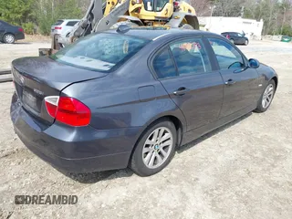 2006 BMW 3 Series 325i with VIN WBAVB13506KX43779, listed as a IAAI auction lot 41962793 with 91,696 mi miles. Bid and sale history available at carsss.com. Image 4.