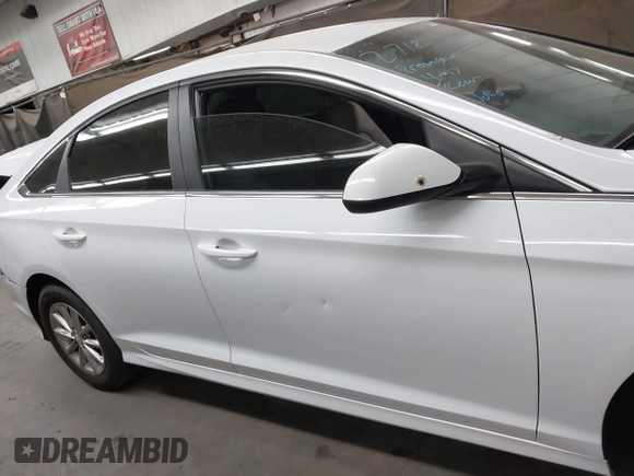 2018 Hyundai Sonata SE with VIN 5NPE24AF9JH698963, listed as a IAAI auction lot 42107412 with 107,047 mi miles and . Bid and sale history available at carsss.com. Image 13.