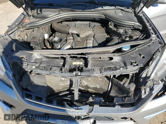2012 Mercedes-Benz M 550 with VIN 4JGDA7DBXCA044892, listed as a Copart auction lot 43368635 with 214,619 mi miles and Salvage title. Bid and sale history available at DreamBid. Image 12.