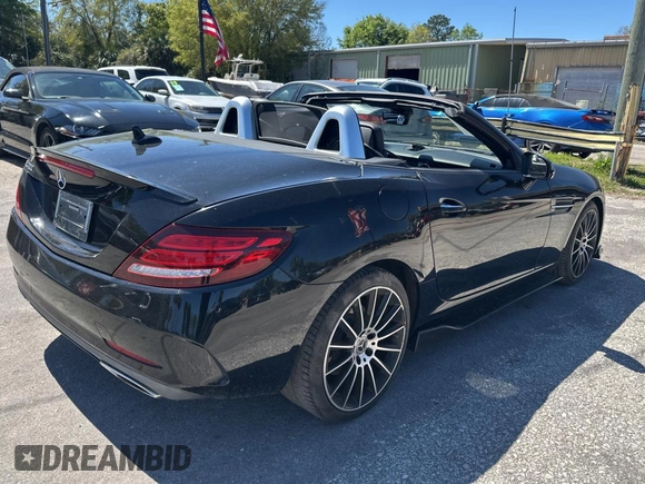 2019 Mercedes-Benz SLC 300 z VIN WDDPK3JA3KF157013, wystawiony jako Copart lot #49665085 z przebiegiem 37 588 mil mil oraz Szkoda całkowita • Salvage title. Historia ofert i sprzedaży dostępna na DreamBid. Obrazek 4.