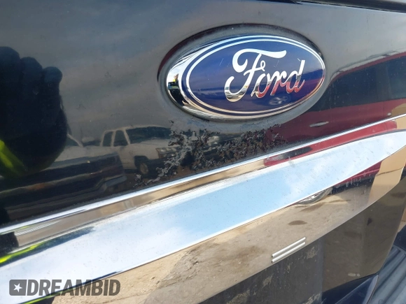 2007 Ford Expedition EL Limited with VIN 1FMFK19527LA93181, listed as a IAAI auction lot 41552485 with 191,225 mi miles. Bid and sale history available at carsss.com. Image 6.