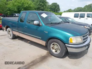 1997 Ford F-150 z VIN 1FTDX1767VKB25120, wystawiony jako IAAI lot #42471027 z przebiegiem 155 877 mil mil oraz . Historia ofert i sprzedaży dostępna na DreamBid. Obrazek 1.
