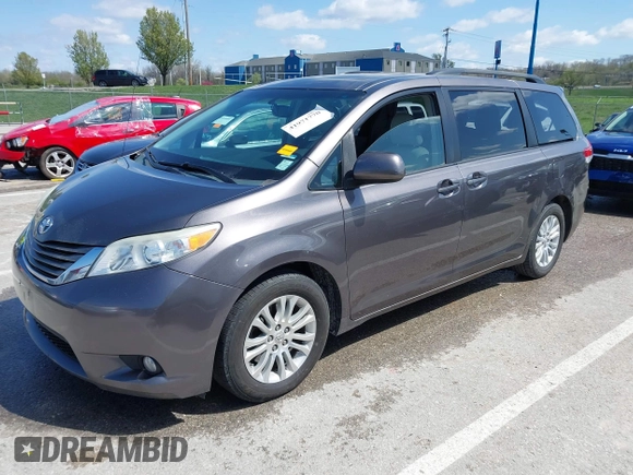 2012 Toyota Sienna XLE AAS with VIN 5TDYK3DC8CS263406, listed as a IAAI auction lot 41971770 with 186,394 mi miles. Bid and sale history available at carsss.com. Image 18.