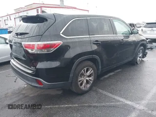 2015 Toyota Highlander XLE z VIN 5TDKKRFHXFS109236, wystawiony jako IAAI lot #41915934 z przebiegiem 102 536 mil mil oraz . Historia ofert i sprzedaży dostępna na DreamBid. Obrazek 4.