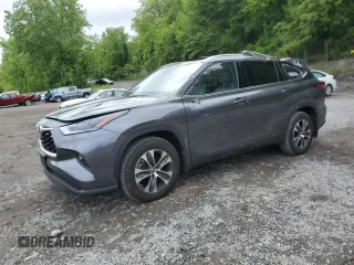 2021 Toyota Highlander XLE with VIN 5TDHZRBH9MS553524, listed as a Copart auction lot 57469405 with 51,784 mi miles and Salvage title. Bid and sale history available at DreamBid. Image 1.