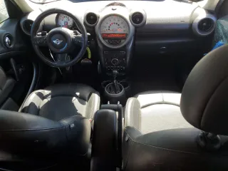 2012 MINI Countryman S with VIN WMWZC3C59CWL82258, listed as a Copart auction lot 49375545 with 131,846 mi miles and Clean Title. Bid and sale history available at DreamBid. Image 8.