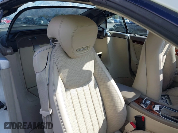 2011 Mercedes-Benz SL 550 z VIN WDBSK7BA8BF163043, wystawiony jako IAAI lot #41421075 z przebiegiem 36 875 mil mil oraz . Historia ofert i sprzedaży dostępna na DreamBid. Obrazek 8.