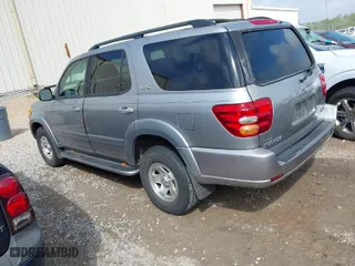 2004 Toyota Sequoia SR5 with VIN 5TDZT34A84S209752, listed as a IAAI auction lot 41953699 with 167,262 mi miles. Bid and sale history available at carsss.com. Image 3.