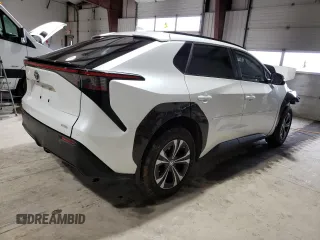 2023 Toyota bZ4X XLE z VIN JTMABACA4PA040529, wystawiony jako Copart lot #49764214 z przebiegiem 6 085 mil mil oraz Szkoda całkowita • Salvage title. Historia ofert i sprzedaży dostępna na DreamBid. Obrazek 3.