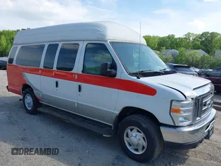 2014 Ford Econoline Cargo Commercial z VIN 1FTNS2EW6EDA93261, wystawiony jako IAAI lot #42028251 z przebiegiem 222 205 mil mil oraz . Historia ofert i sprzedaży dostępna na DreamBid. Obrazek 1.