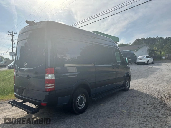 2018 Mercedes-Benz Sprinter Cargo Worker with VIN WD3PE7CDXJP632434, listed as a Copart auction lot 54715465 with 121,212 mi miles and Clean Title. Bid and sale history available at carsss.com. Image 4.